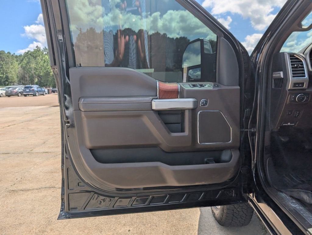 2017 Ford Super Duty F-250 SRW Lariat