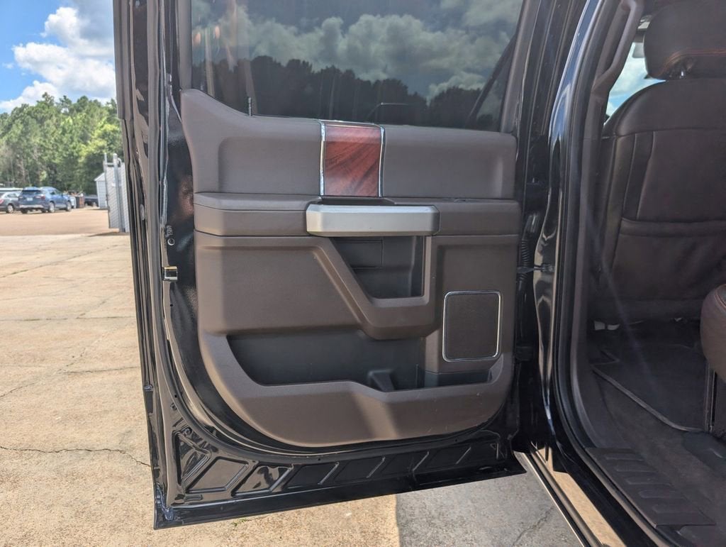 2017 Ford Super Duty F-250 SRW Lariat