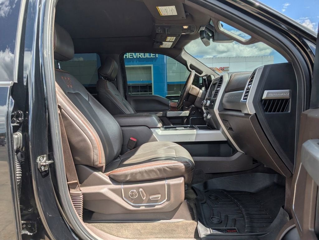 2017 Ford Super Duty F-250 SRW Lariat
