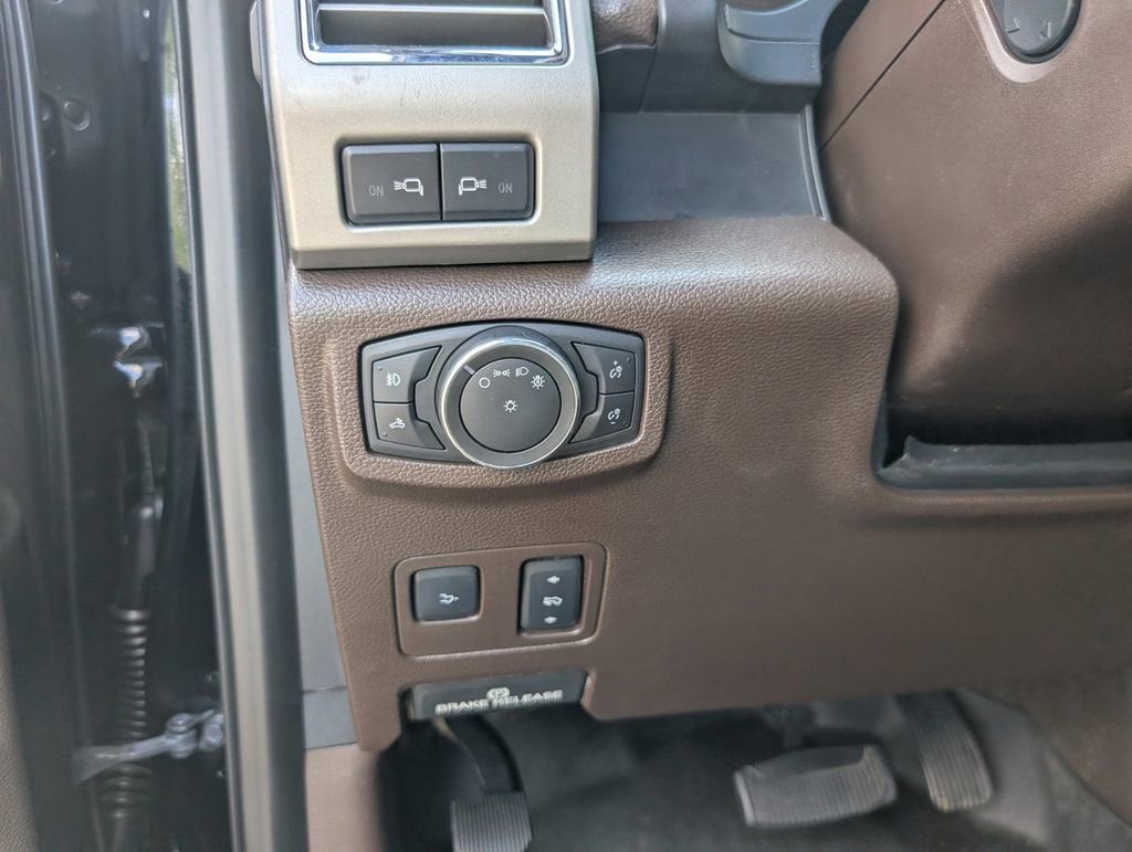 2017 Ford Super Duty F-250 SRW Lariat
