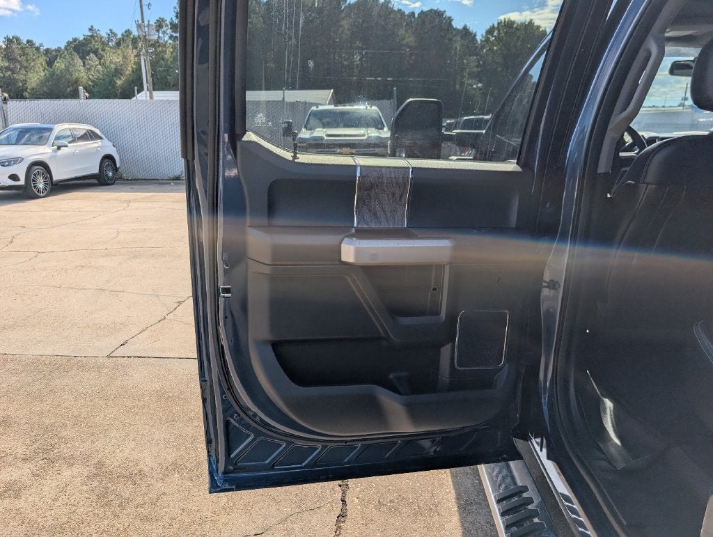 2017 Ford Super Duty F-350 DRW Lariat