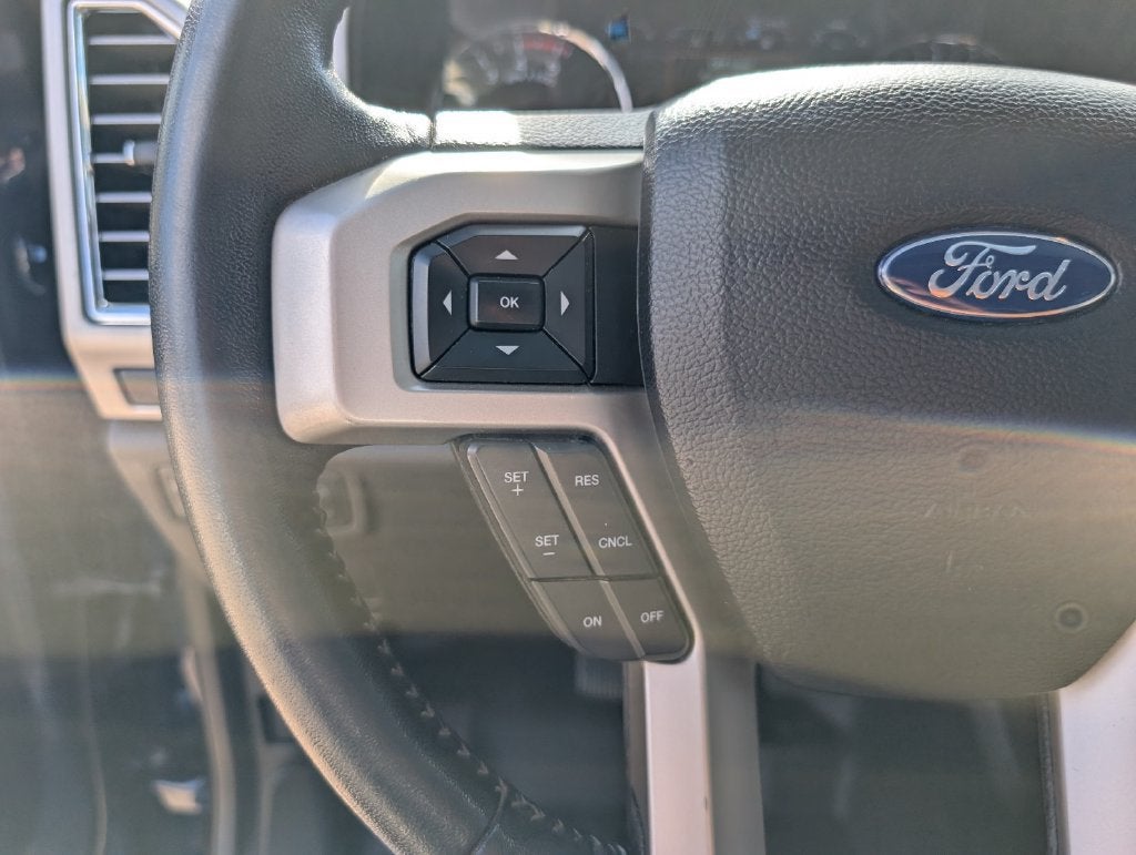 2017 Ford Super Duty F-350 DRW Lariat