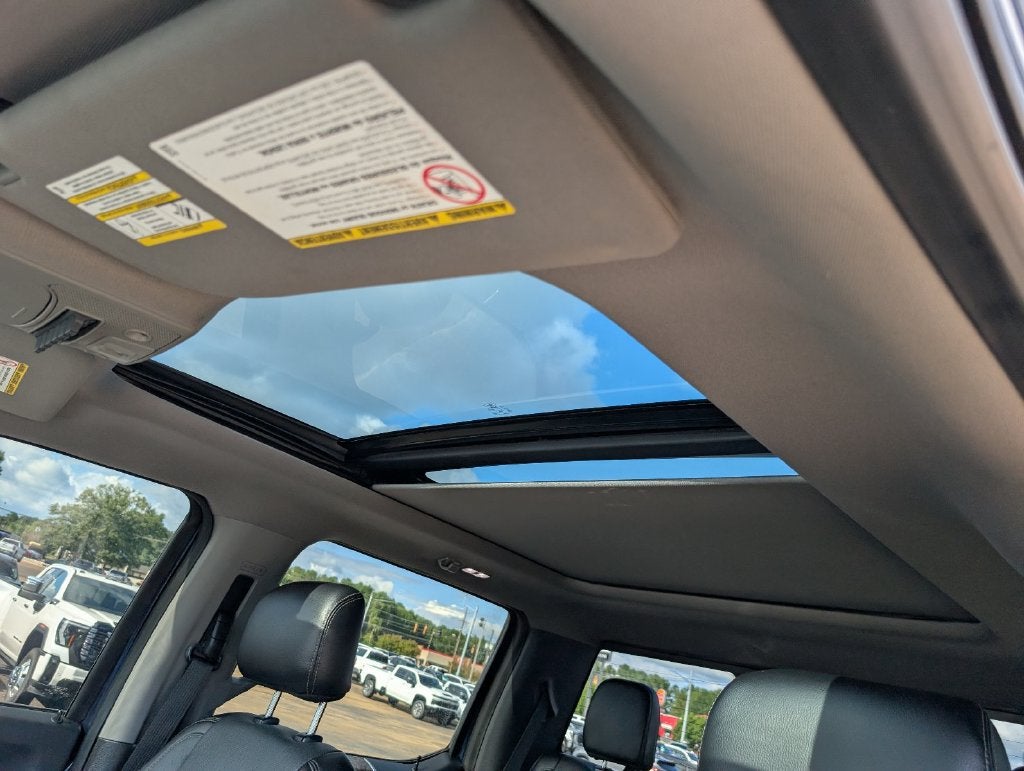 2017 Ford Super Duty F-350 DRW Lariat