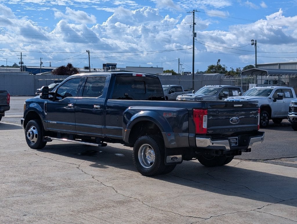 2017 Ford Super Duty F-350 DRW Lariat