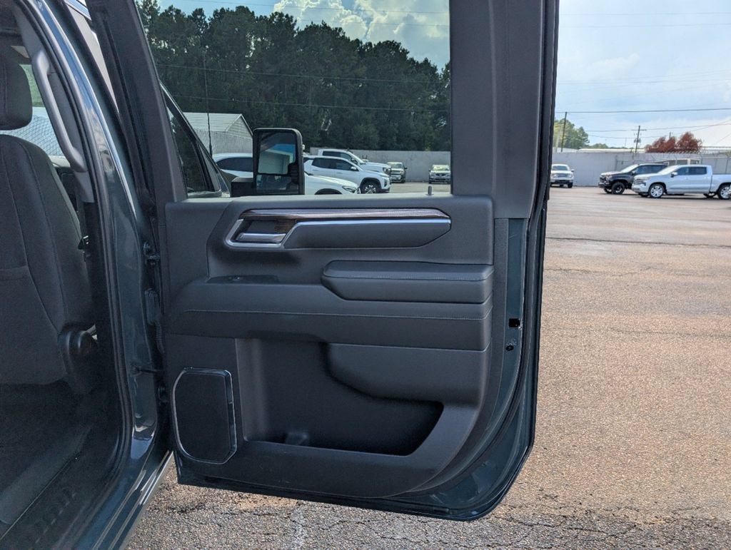 2025 Chevrolet Silverado 3500 HD LT DRW
