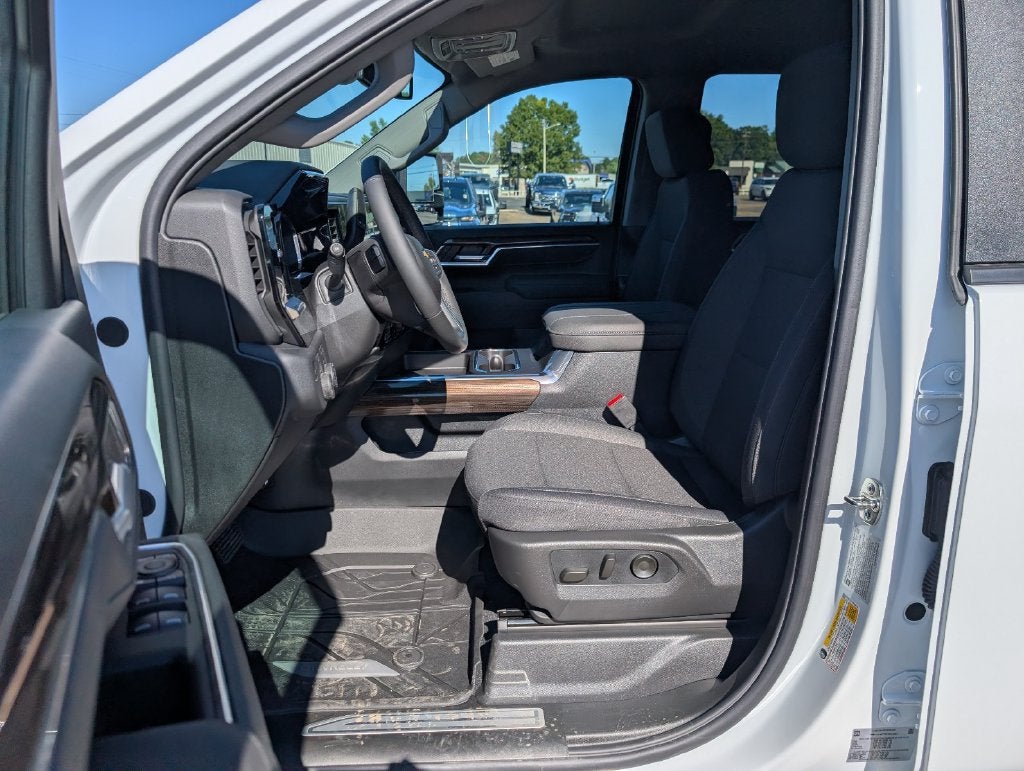 2026 Chevrolet Silverado 3500 HD LT - Photo 6