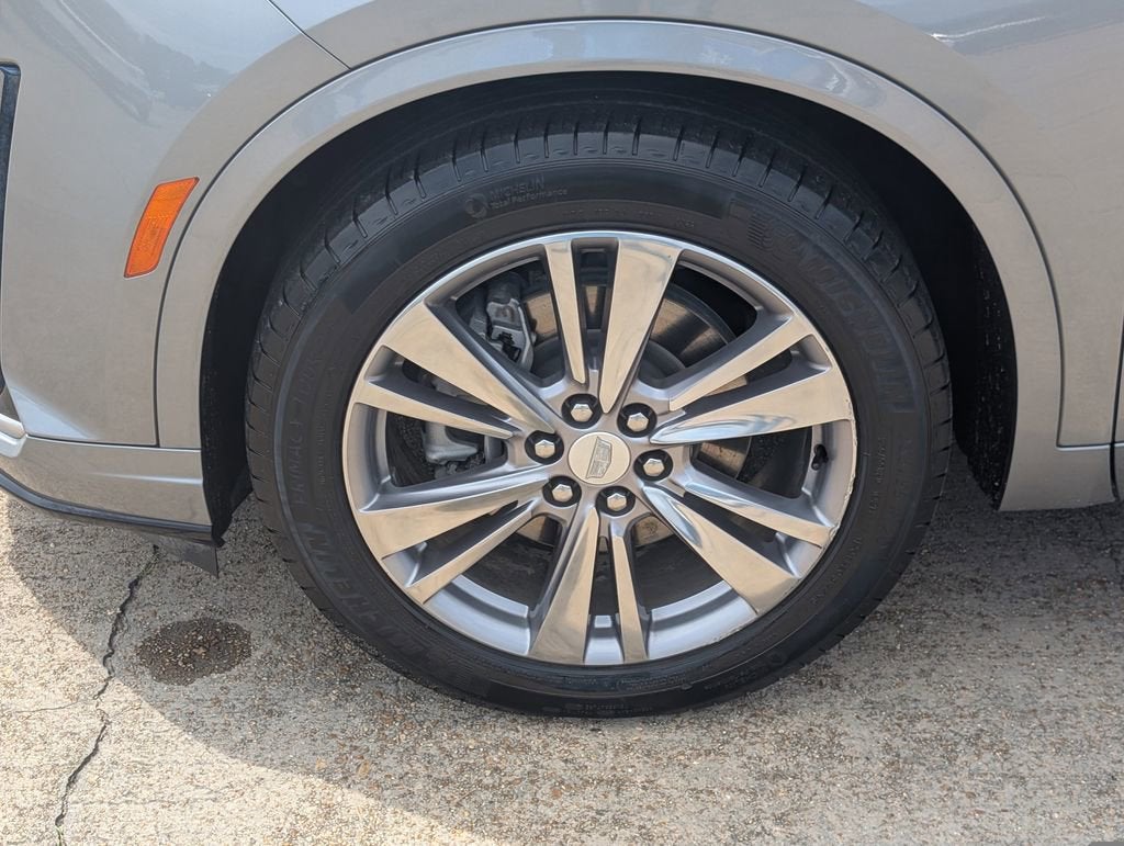2023 Cadillac XT6 Premium Luxury