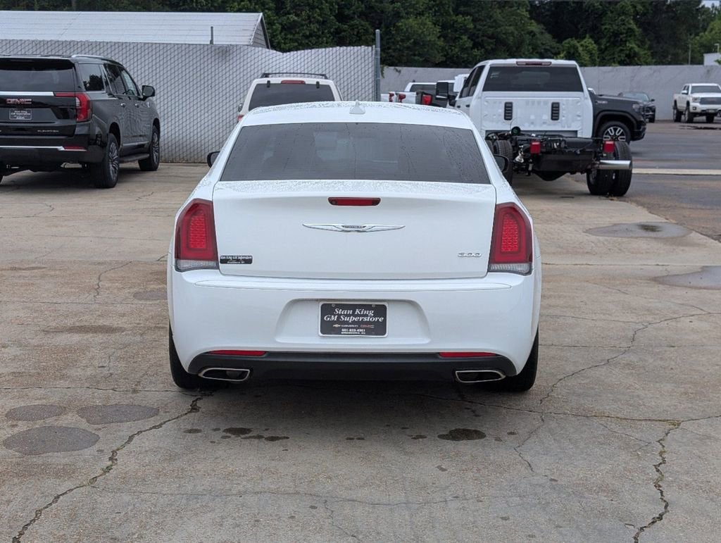 2018 Chrysler 300 Touring