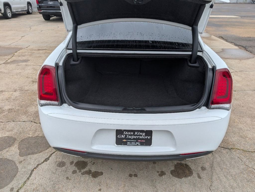 2018 Chrysler 300 Touring
