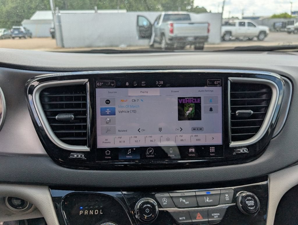 2023 Chrysler Pacifica Touring L