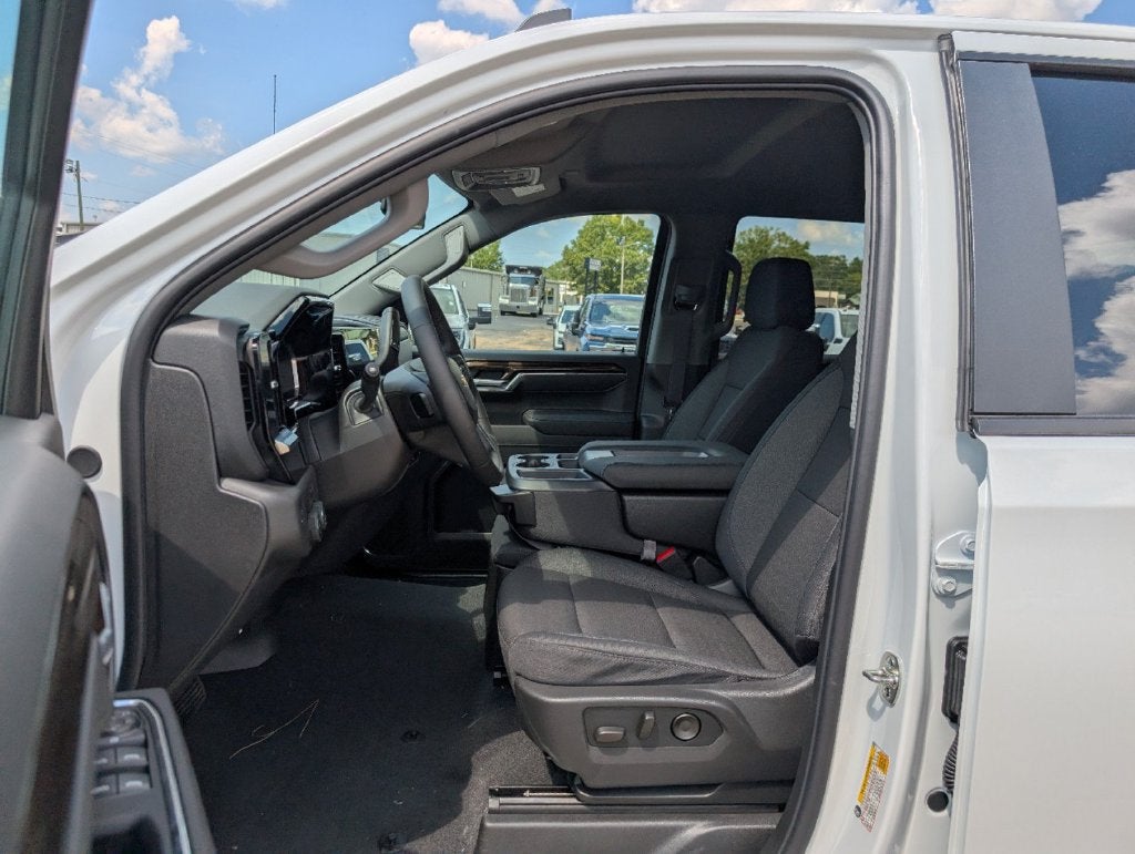 2026 Chevrolet Silverado 1500 LT - Photo 6