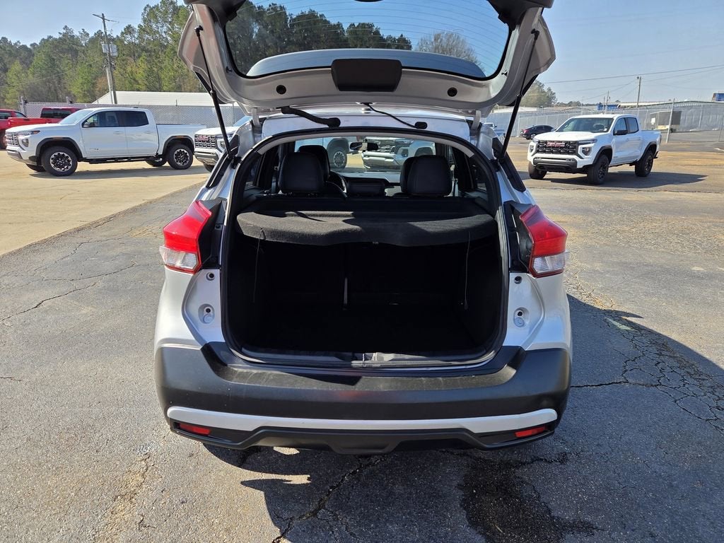 2019 Nissan Kicks SR