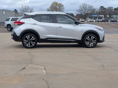 2019 Nissan Kicks SR