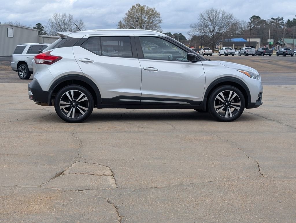 2019 Nissan Kicks SR