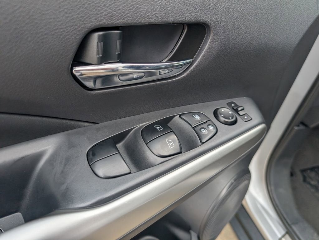 2019 Nissan Kicks SR