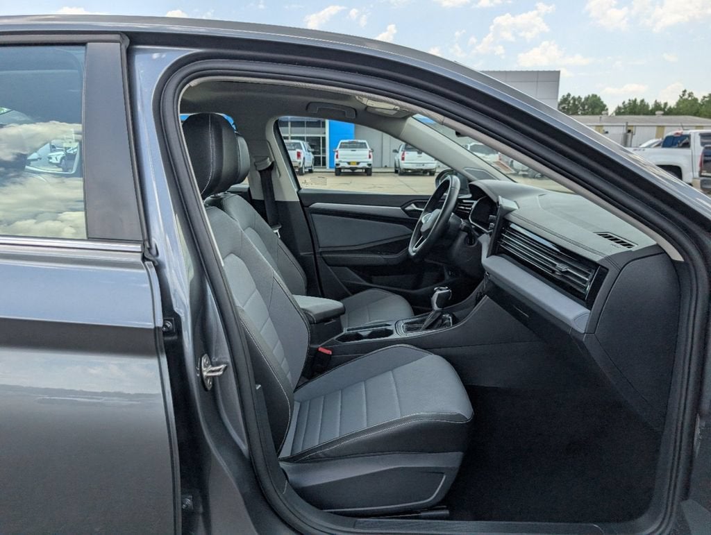 2025 Volkswagen Jetta SE