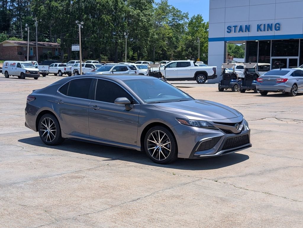 2022 Toyota Camry SE
