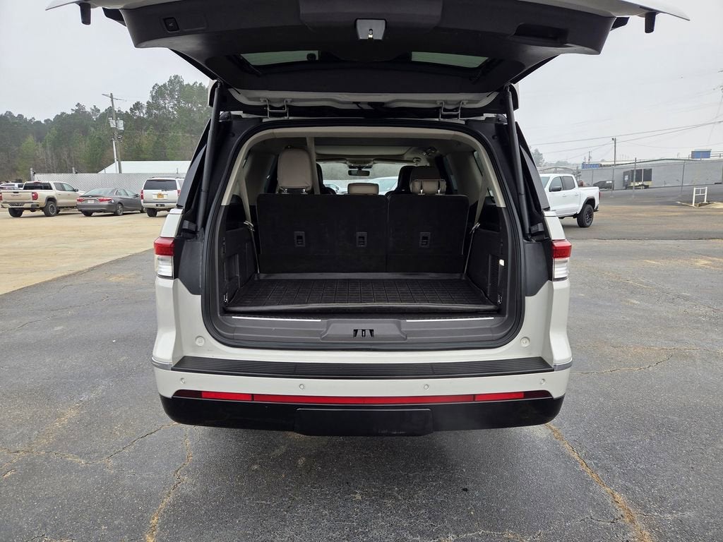 2022 Lincoln Navigator L Reserve