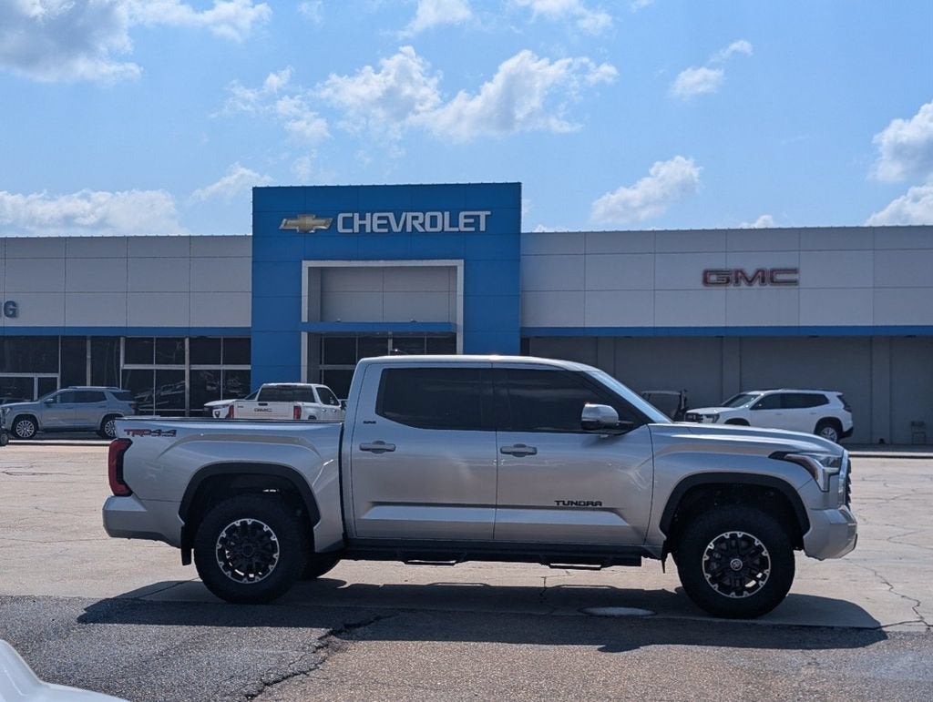 2022 Toyota Tundra 4WD SR5