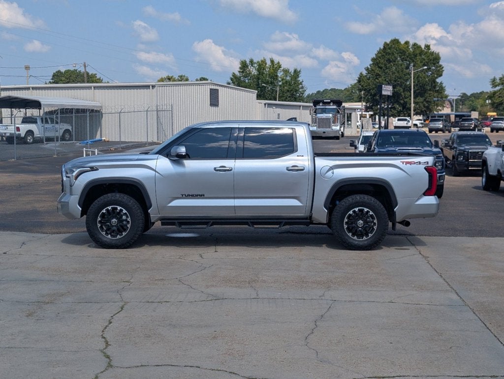 2022 Toyota Tundra 4WD SR5
