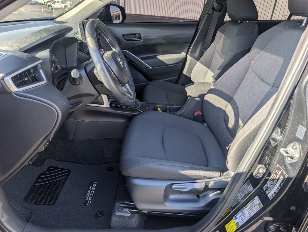 2025 Toyota Corolla Cross LE