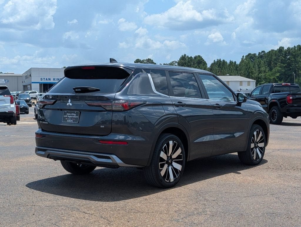 2025 Mitsubishi Outlander SE